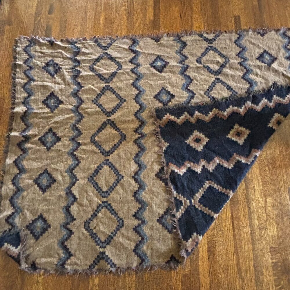 two wool Wilfred blankets - Picture 2 of 5